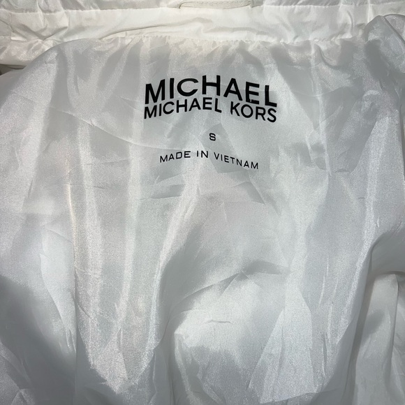 MICHAEL Michael Kors White Puffer Jacket with Faux Fur Trim - Picture 10 of 14